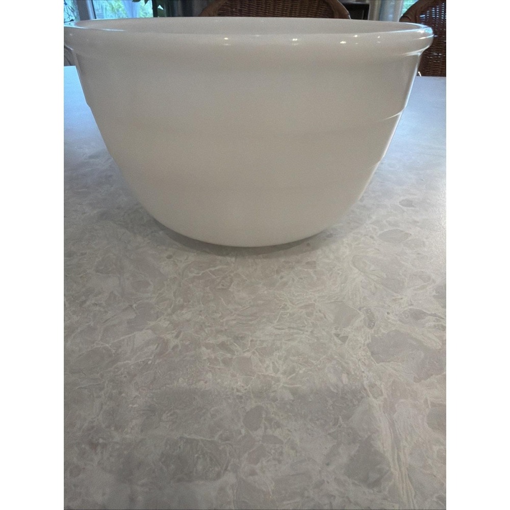Vintage GE General Electric Milk Glass 7in Mixer Bowl White Beehive Style.